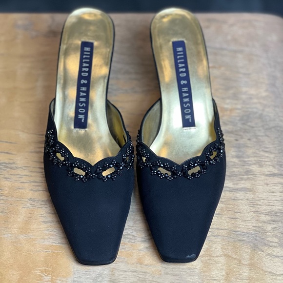 NWOT Hillard & Hanson Black Beaded Mules 7.5 M - Picture 1 of 9